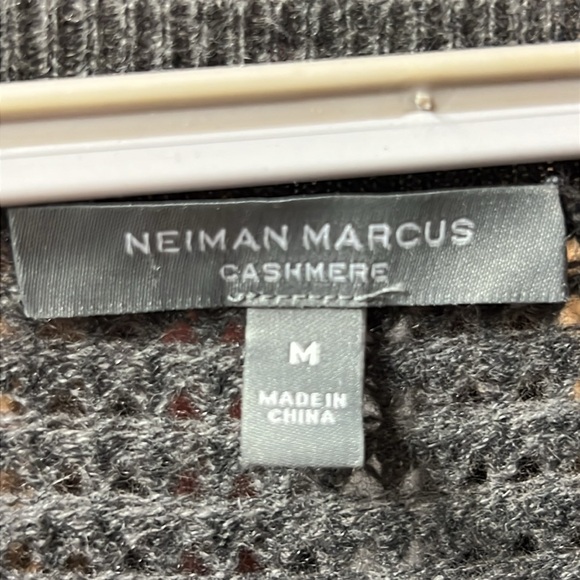 Neiman Marcus Cashmere Short Sleeve Sweater - Picture 3 of 5